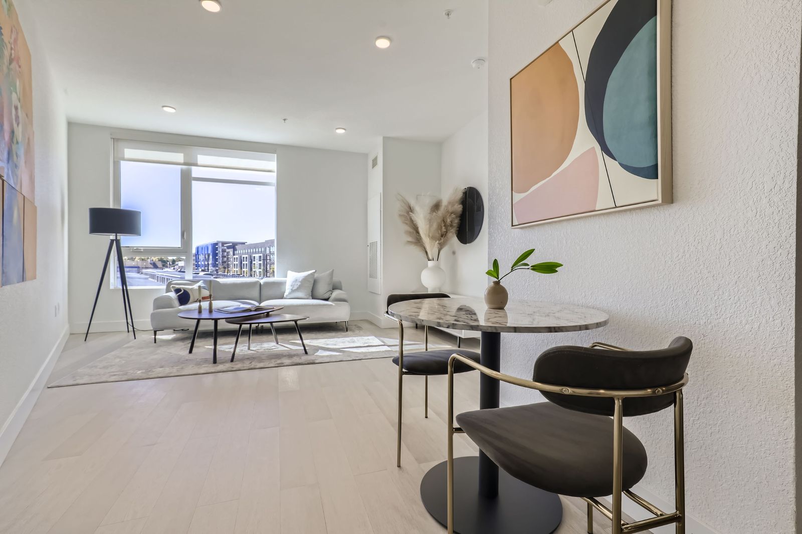 Luxury Apartment Aurora - Aurora Apartment for Rent | Stanley House
